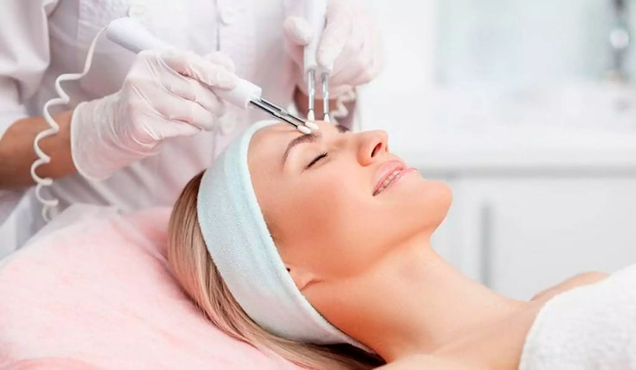 Microcurrents - Ästhetik Lab Procedure Gallery