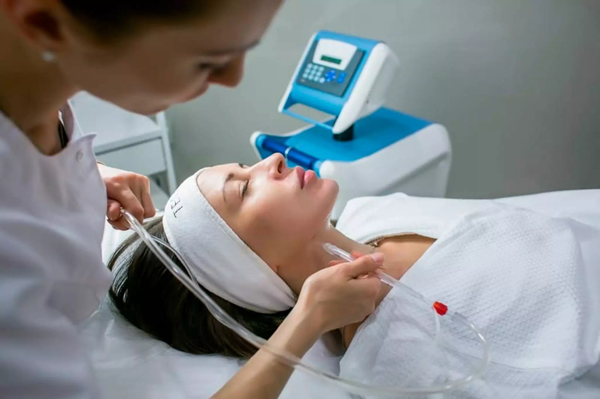 Газожидкостный пилинг - Ästhetik Lab Procedure Gallery